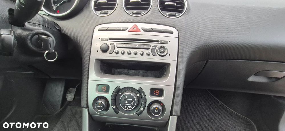 Peugeot 308 HDi FAP 140 Family - 22