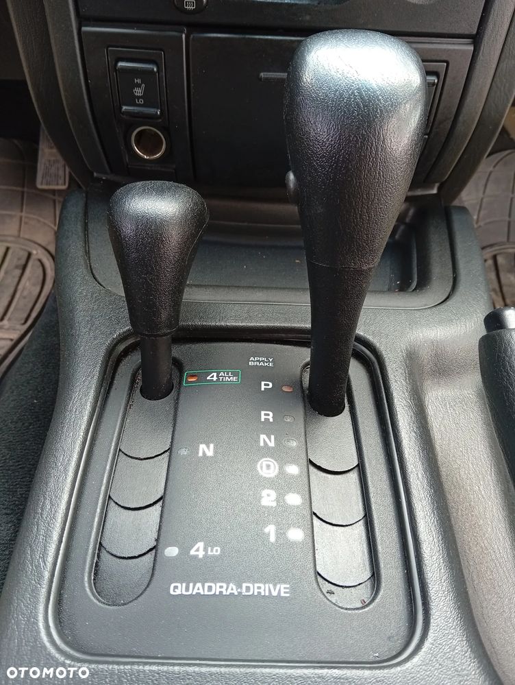 Jeep Grand Cherokee - 31