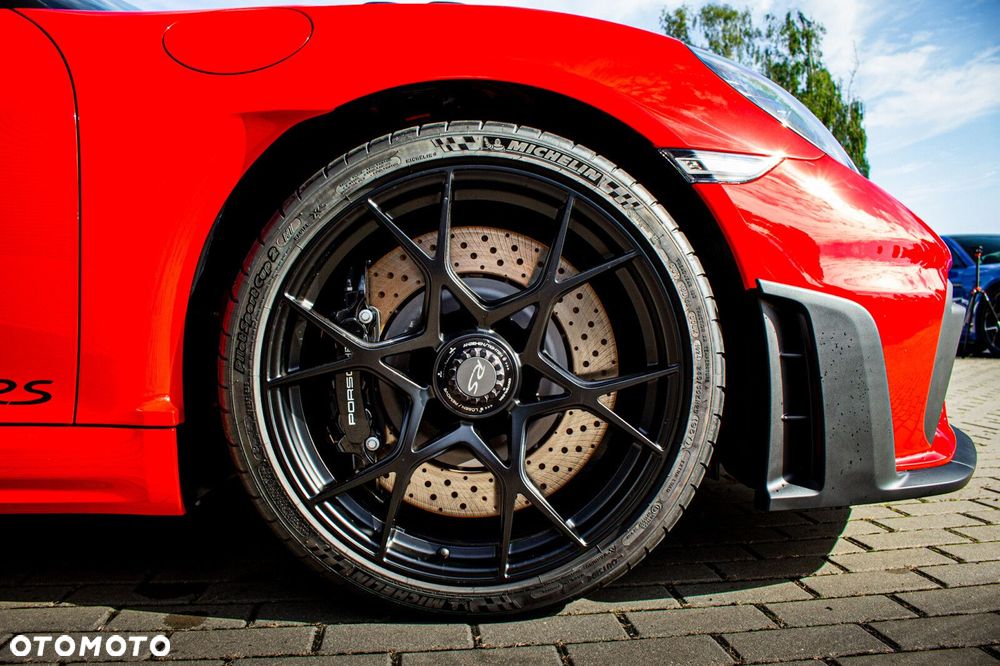 Porsche 718 Spyder - 8