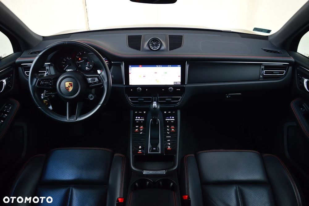 Porsche Macan Standard - 2