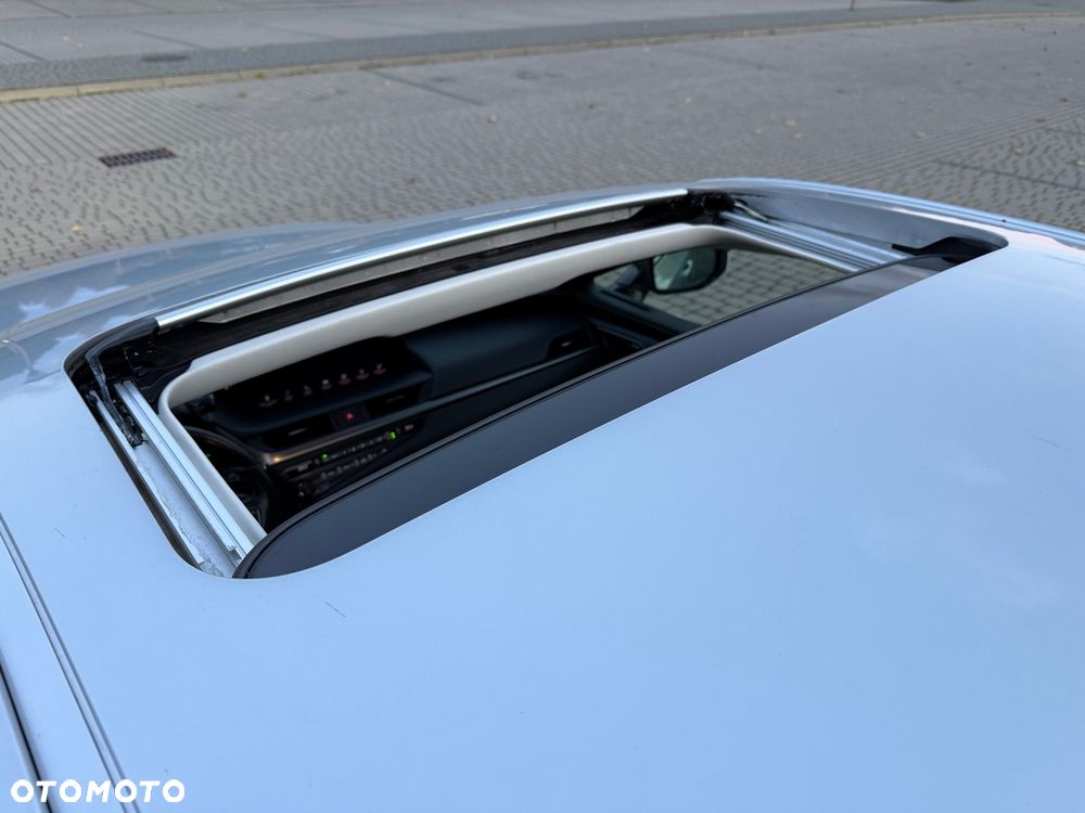 Lexus ES 300h Omotenashi - 33
