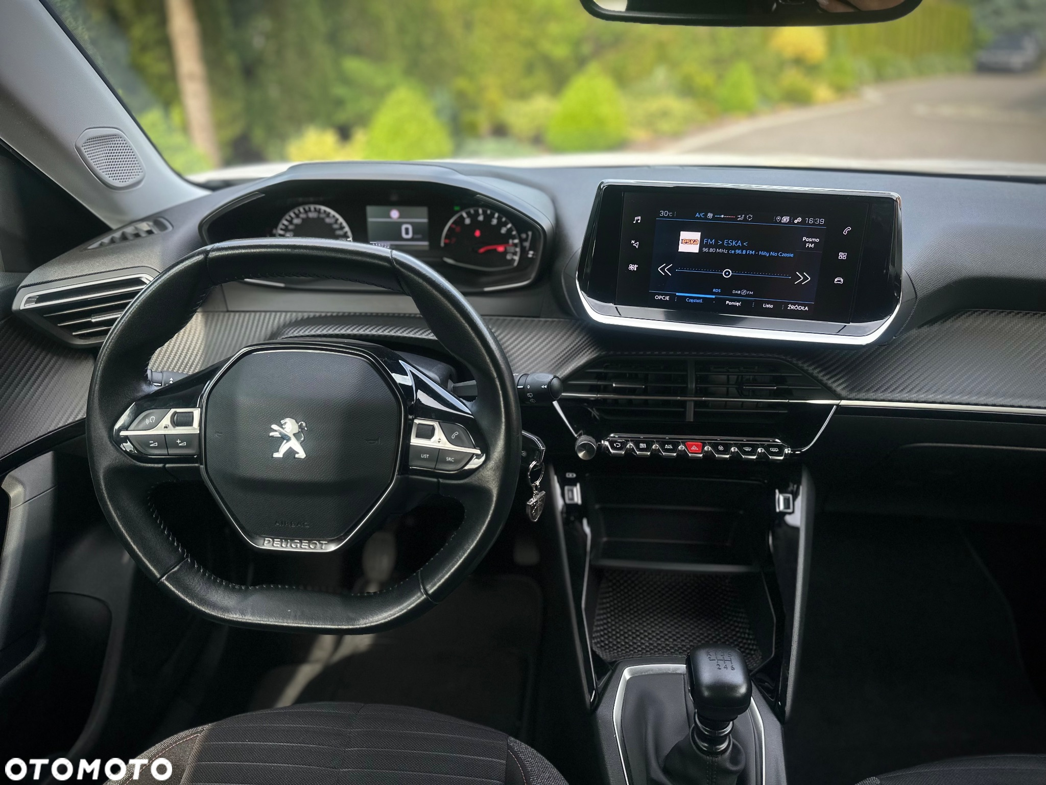 Peugeot 2008 - 12