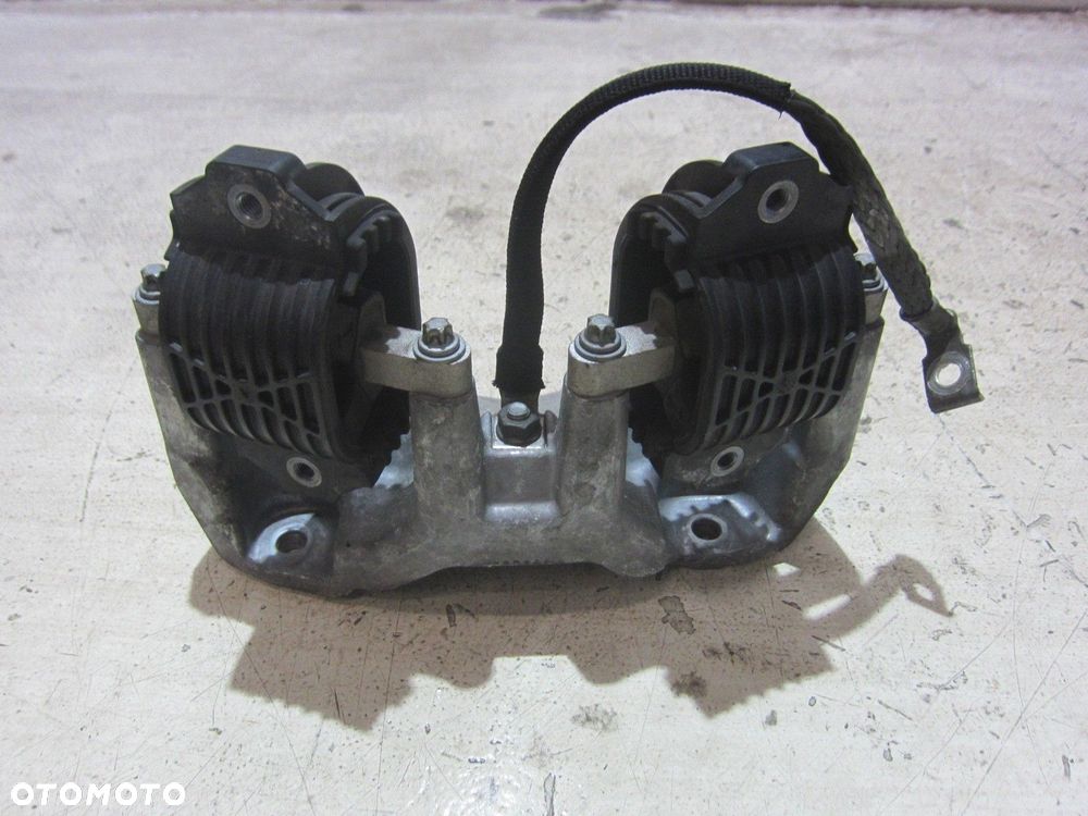 BMW F10 F11 528I N52 ŁAPA PODPORA SKRZYNI BIEGÓW 22326777611 6777611 - 4