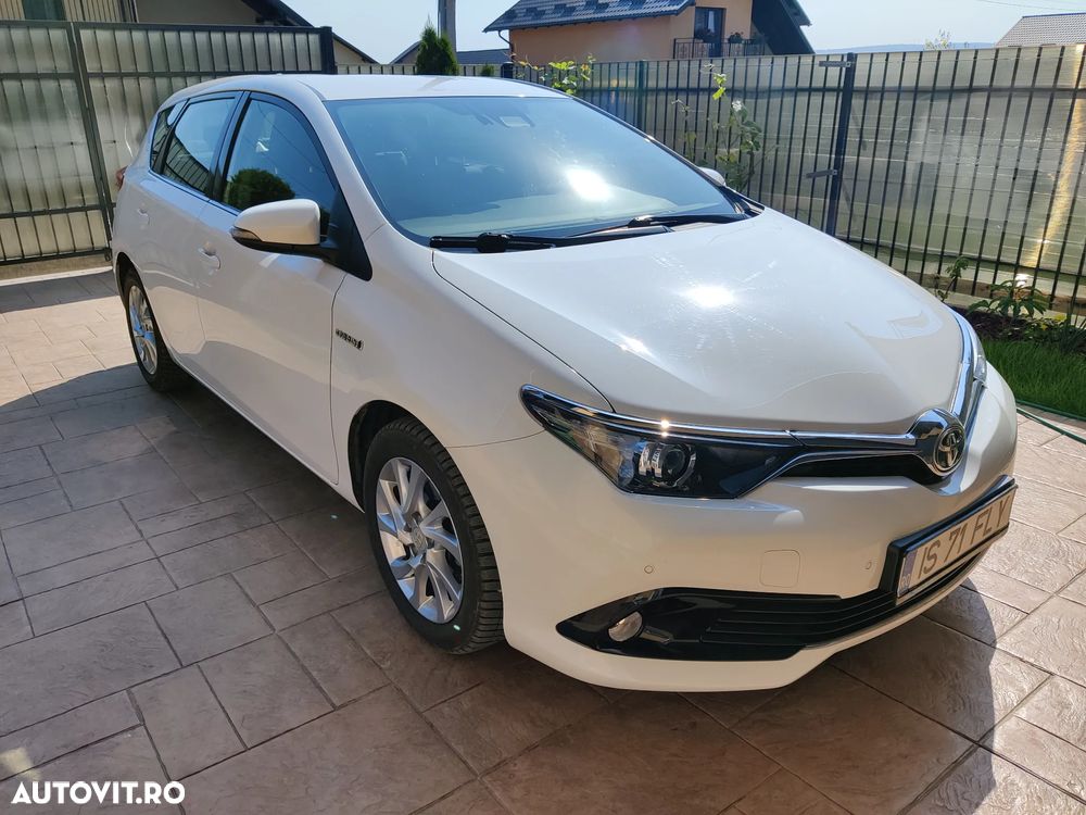Toyota Auris 1.8 L VVT-i Sol+ - 1