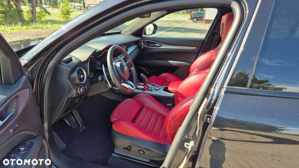 Alfa Romeo Stelvio 2.0 Turbo 16V AT8-Q4 Veloce - 18