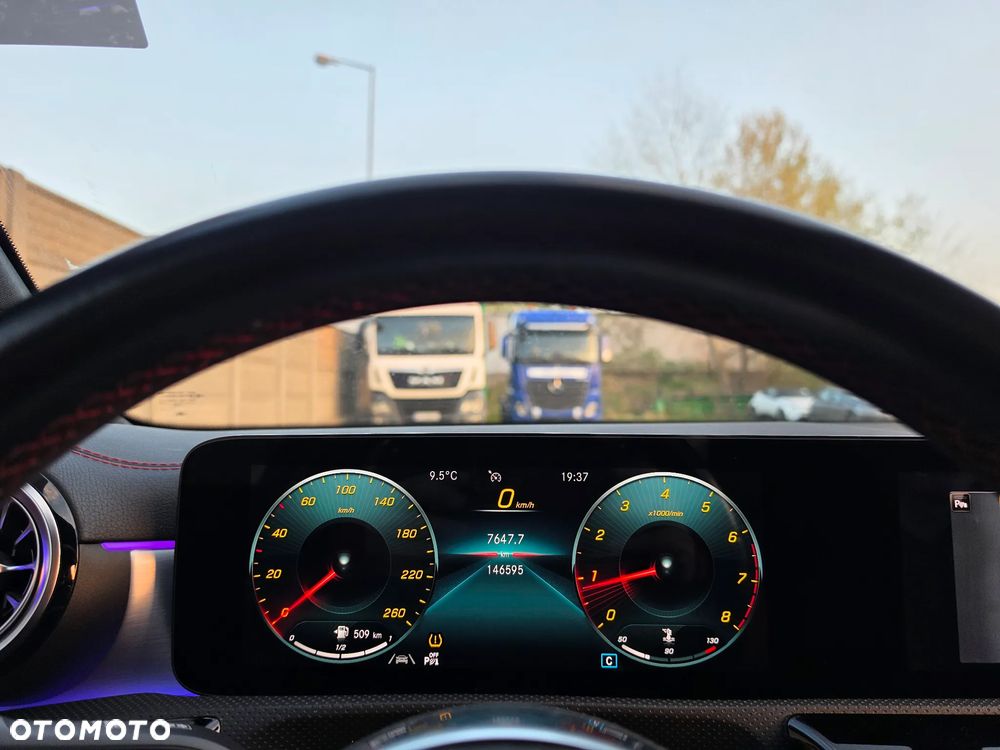 Mercedes-Benz CLA 180 AMG Line - 16