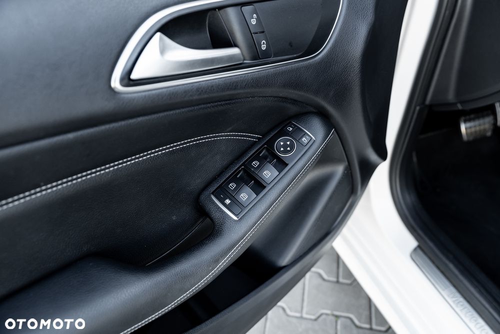 Mercedes-Benz Klasa B 180 7G-DCT - 18