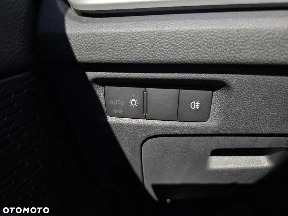 Skoda Octavia 1.5 TSI mHEV Selection DSG - 25