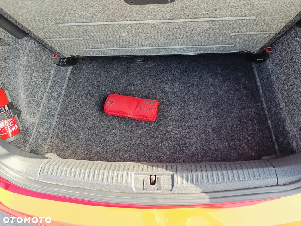Volkswagen Polo - 12