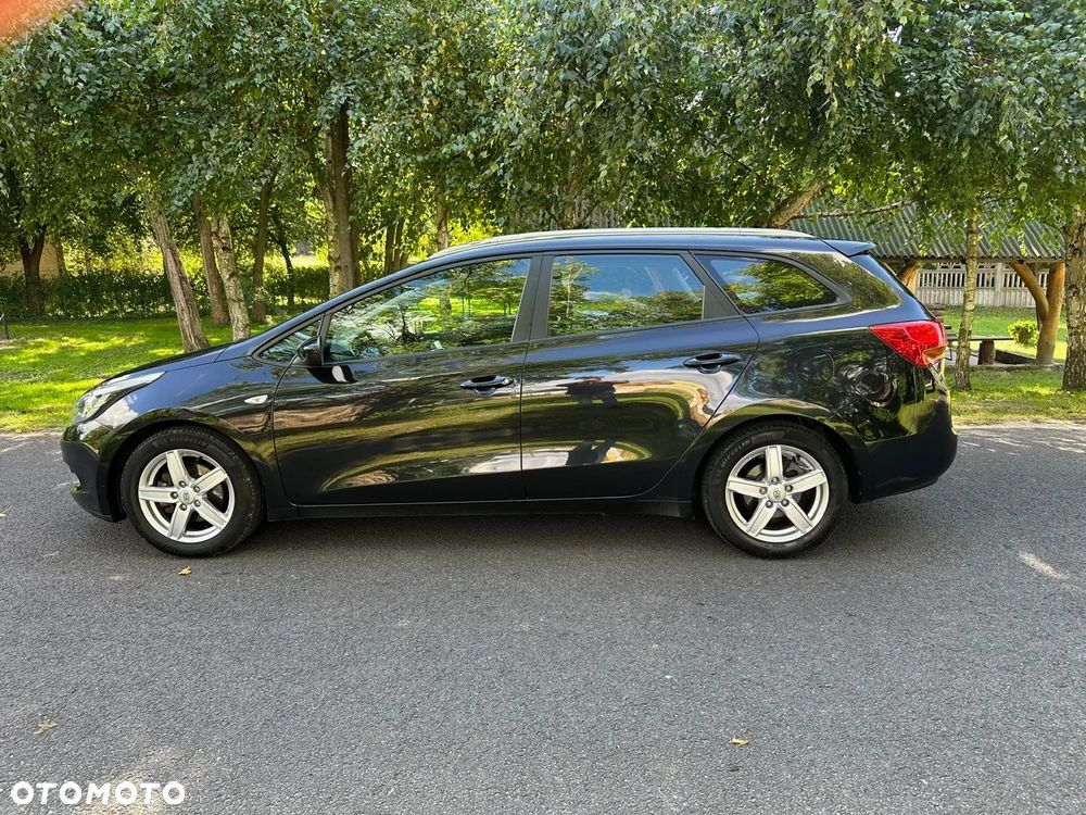 Kia Ceed 1.6 GDI Dream Team Edition - 6
