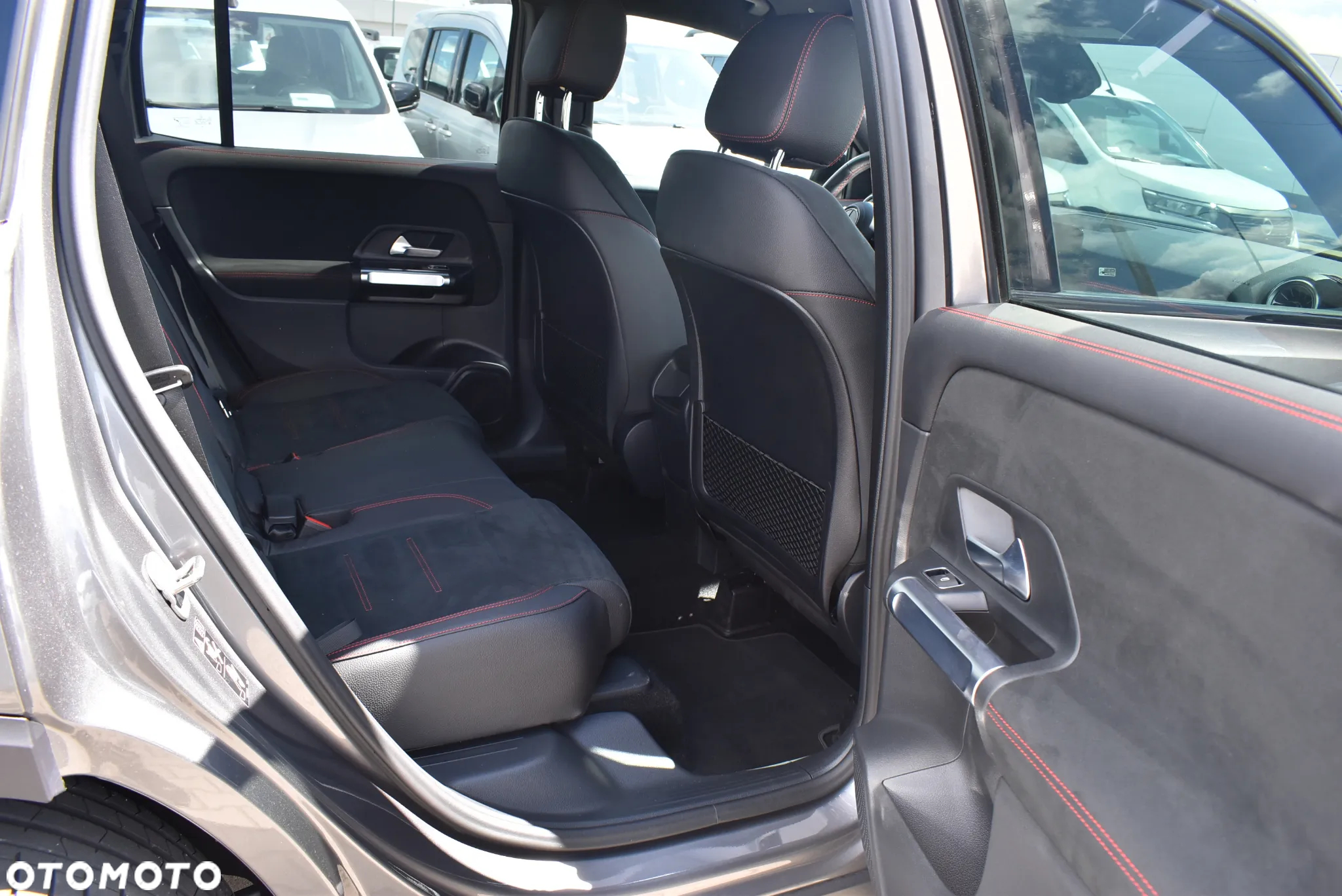 Mercedes-Benz GLB 200 d 4-Matic 8G-DCT - 16
