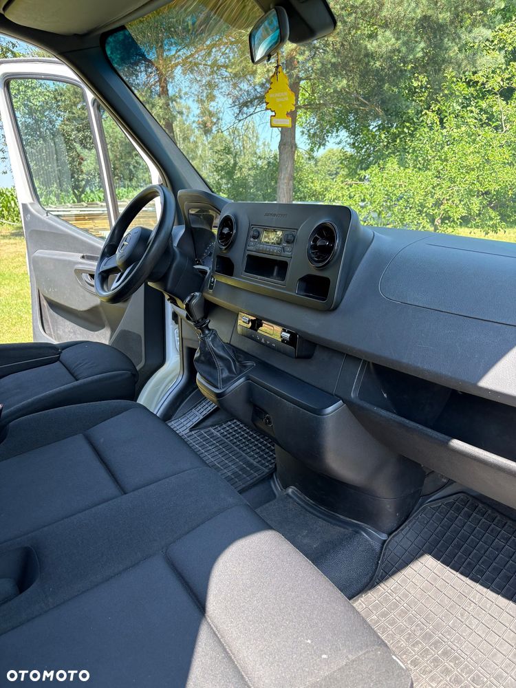 Mercedes-Benz Sprinter - 9