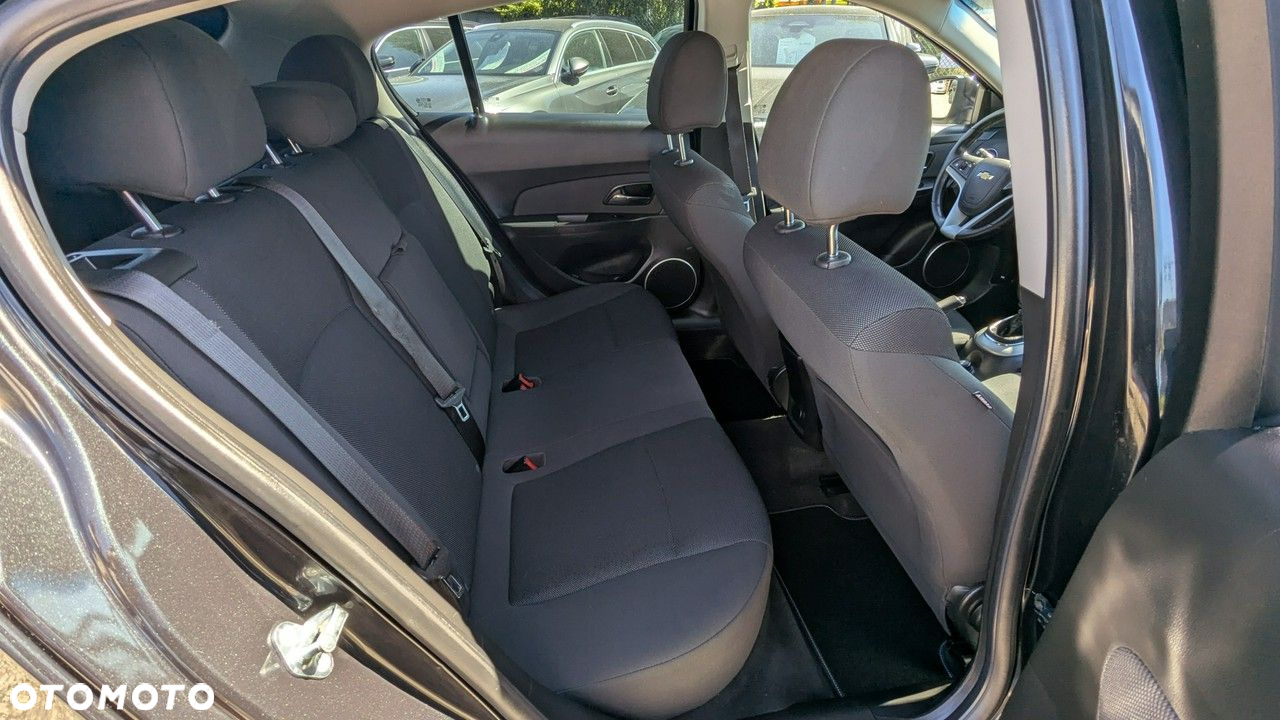 Chevrolet Cruze - 16