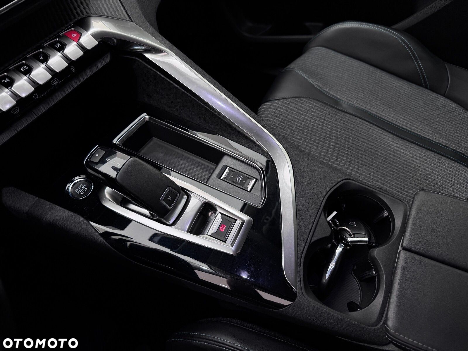 Peugeot 5008 1.5 BlueHDi Allure S&S EAT8 - 28