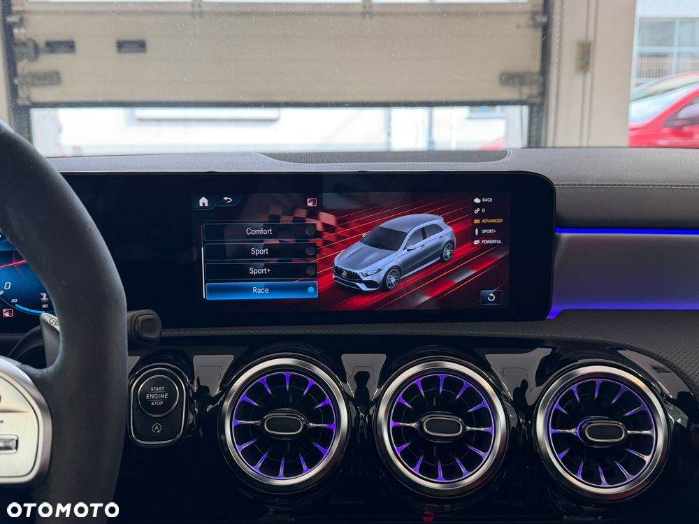 Mercedes-Benz Klasa A 45 S AMG 4-Matic 8G-DCT - 36