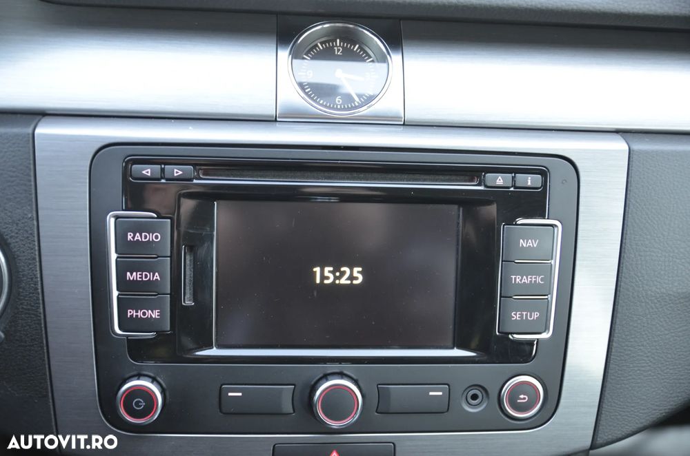 Volkswagen Passat 1.4 TSI Comfortline DSG - 25