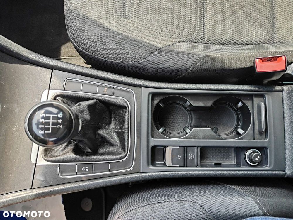 Volkswagen Golf - 13
