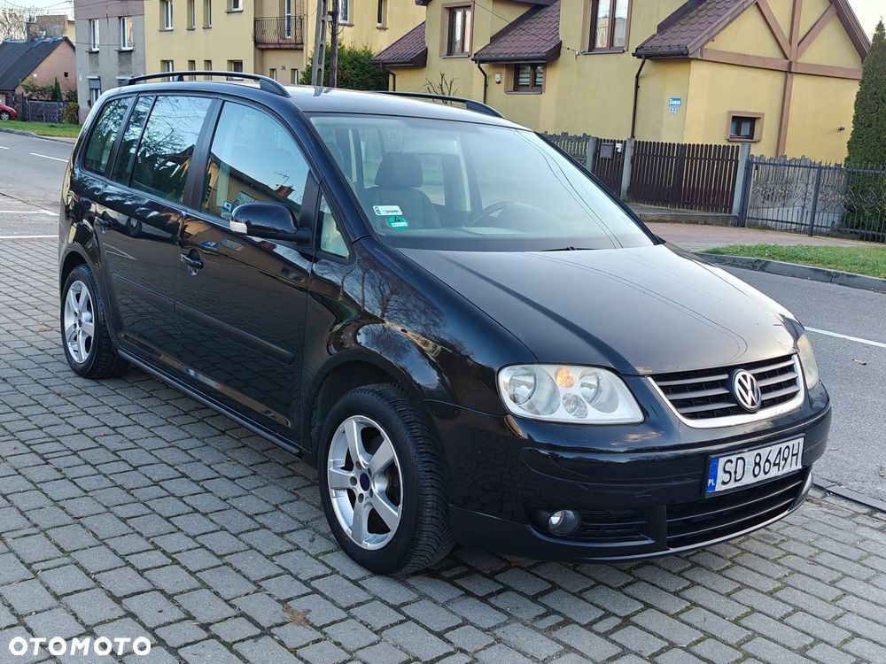 Volkswagen Touran 2.0 FSI Highline - 31