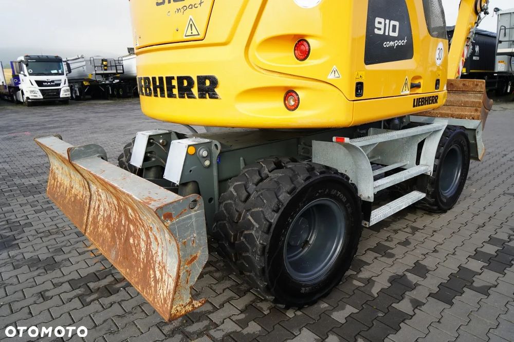 Liebherr 910 COMPACT LITRONIC  / KOPARKA KOŁOWA / KLIMATYZACJA / KAMERA  / 2020 ROK / PO KONTRAKCIE SERWISOWYM - 14