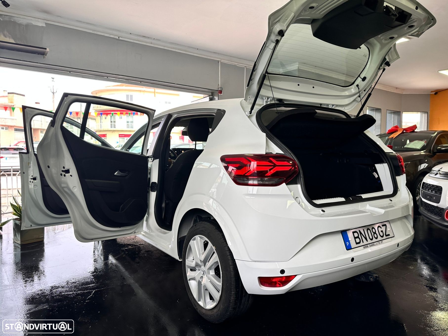 Dacia Sandero 1.0 SCe Essential - 8