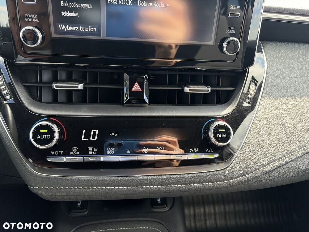 Toyota Corolla 2.0 Hybrid Comfort - 23