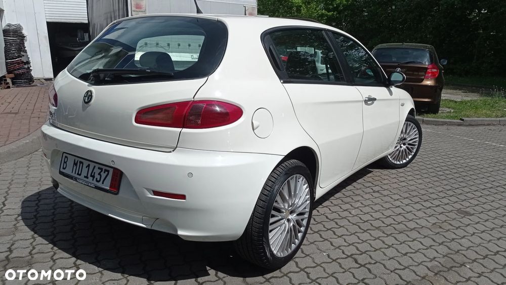Alfa Romeo 147 1.6 Twin Spark AMICA - 10