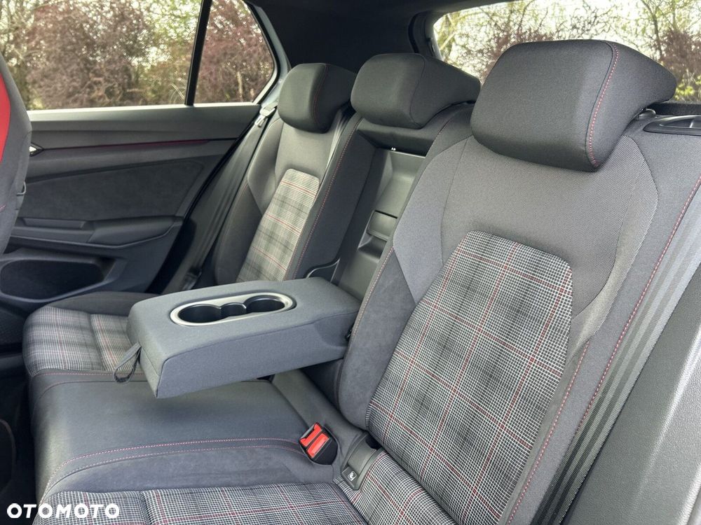 Volkswagen Golf - 10