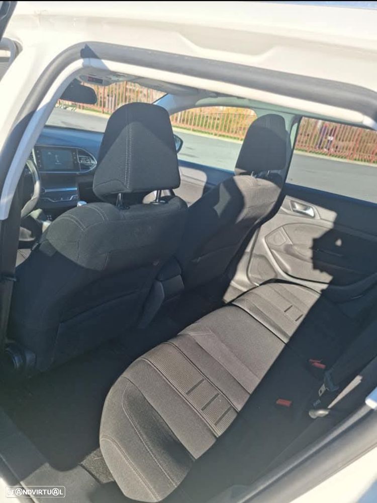 Peugeot 308 SW BlueHDi 120 Stop & Start Allure - 3