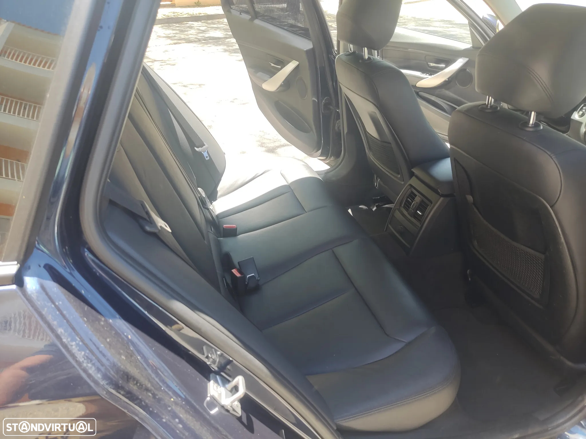 BMW 318 d Touring - 8