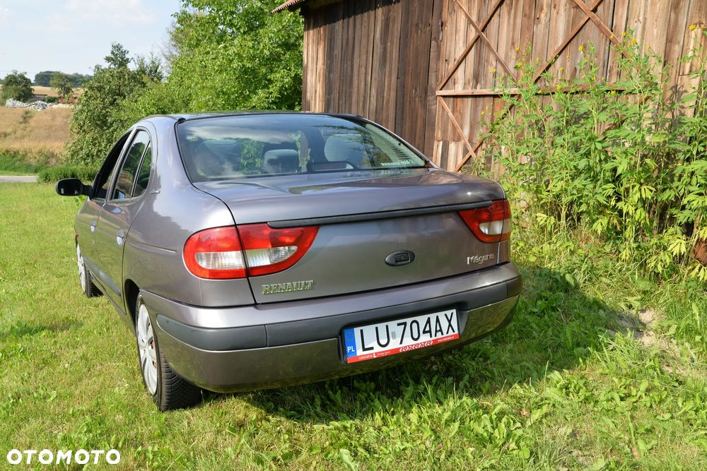 Renault Megane 1.9 dTi Authentique - 5