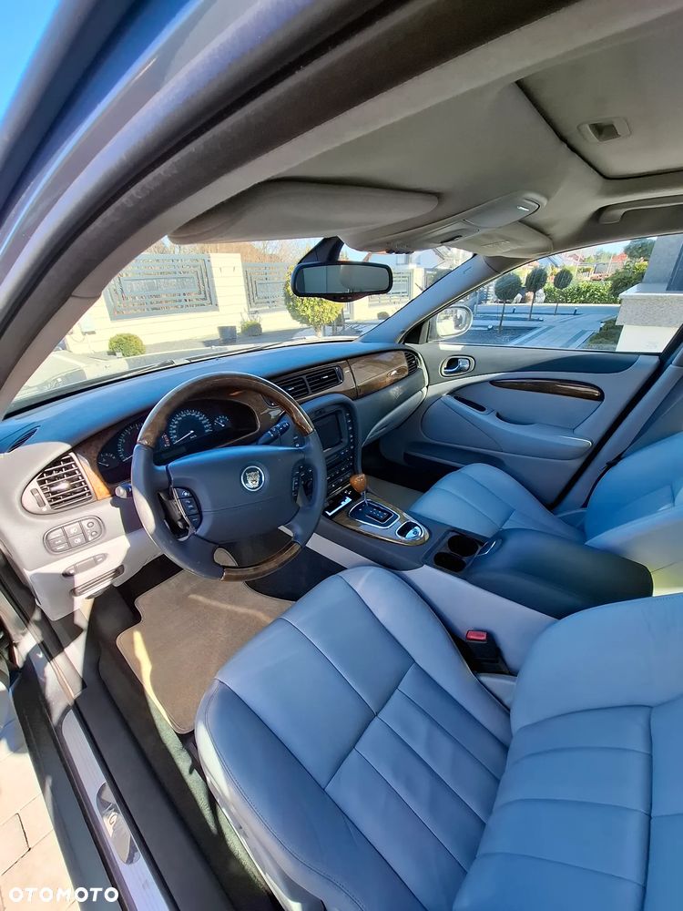 Jaguar S-Type 4.2 V8 - 17