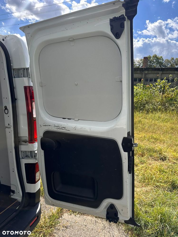 Renault Trafic L1H1 1.6 diesel 145kM, manual, 2019 rok BAGAŻNIK DACHOWY THULE, KAMERA COFANIA, HAK, CZUJNIKI PARKOWANIA, ORGINALNY PRZEBIEG! - 23