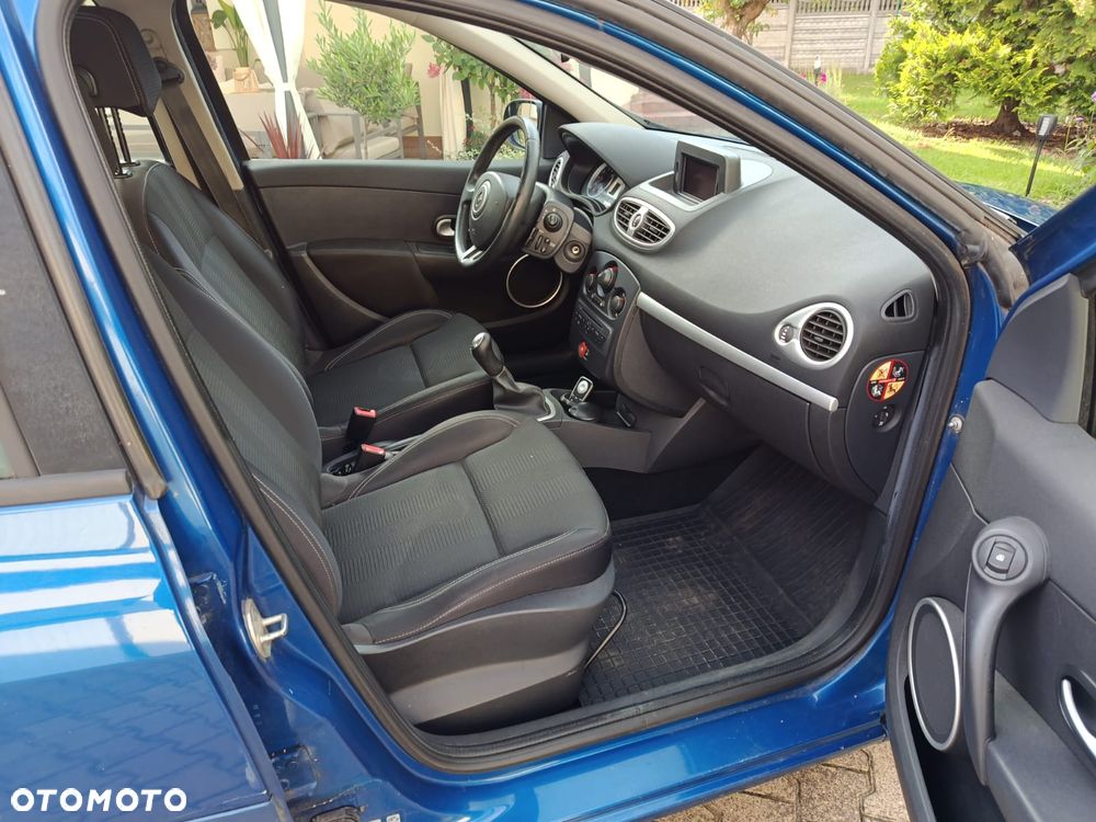 Renault Clio - 10