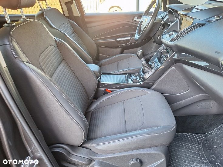 Ford Kuga 2.0 TDCi 4x2 Titanium - 25