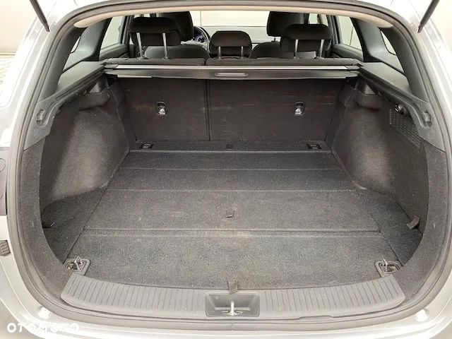 Hyundai i30 1.5 DPI Classic + - 23
