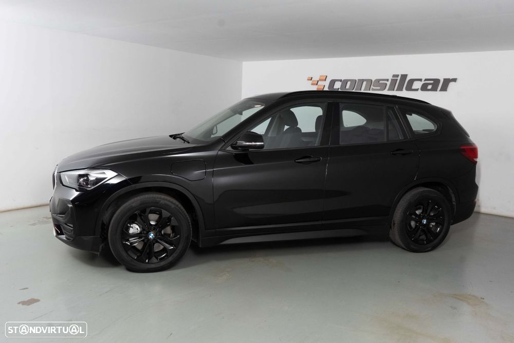 BMW X1 25 e xDrive Corporate Edition - 8
