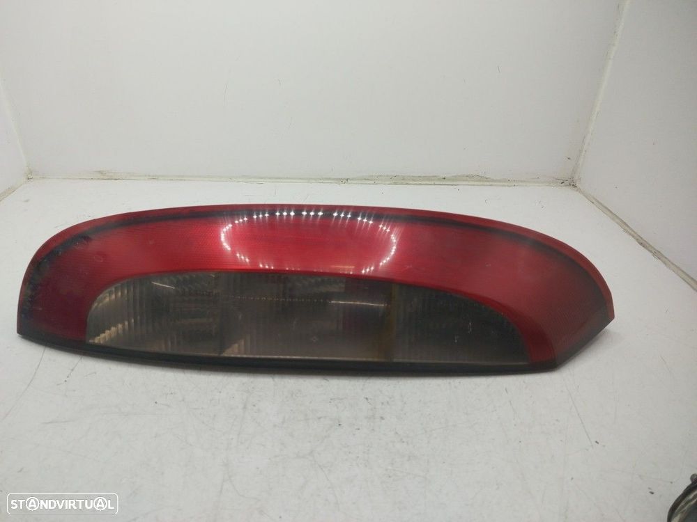 Farolim Stop Esq Opel Corsa C - 1