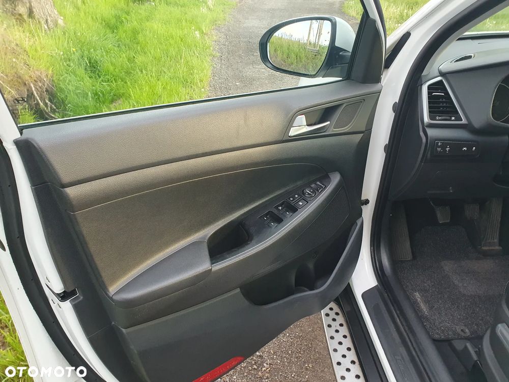 Hyundai Tucson 1.6 GDI BlueDrive Design 2WD - 24