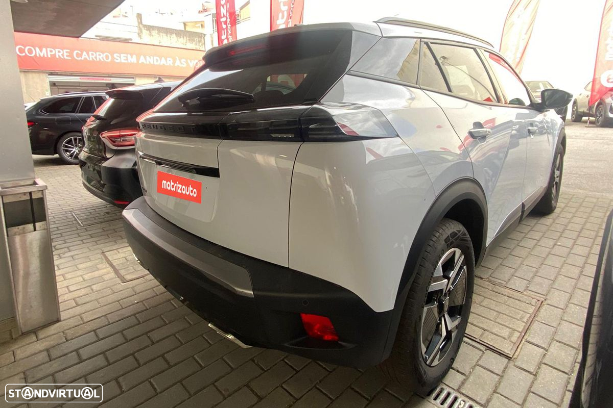 Peugeot 2008 1.2 PureTech Allure EAT8 - 4