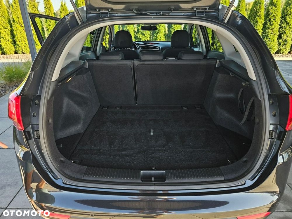 Kia Ceed - 31