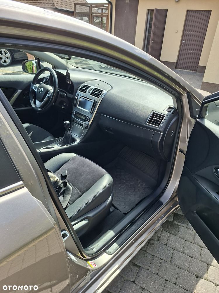 Toyota Avensis 1.8 Prestige - 14
