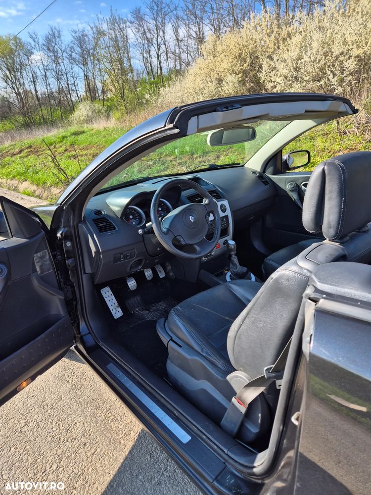 Renault Megane II 2.0 Confort Dynamique - 8