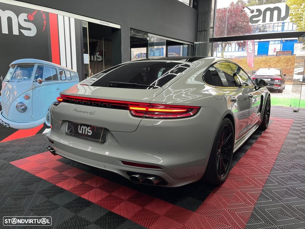 Porsche Panamera 4 S - 4