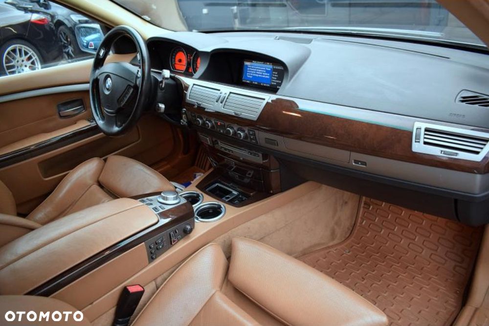BMW Seria 7 - 10