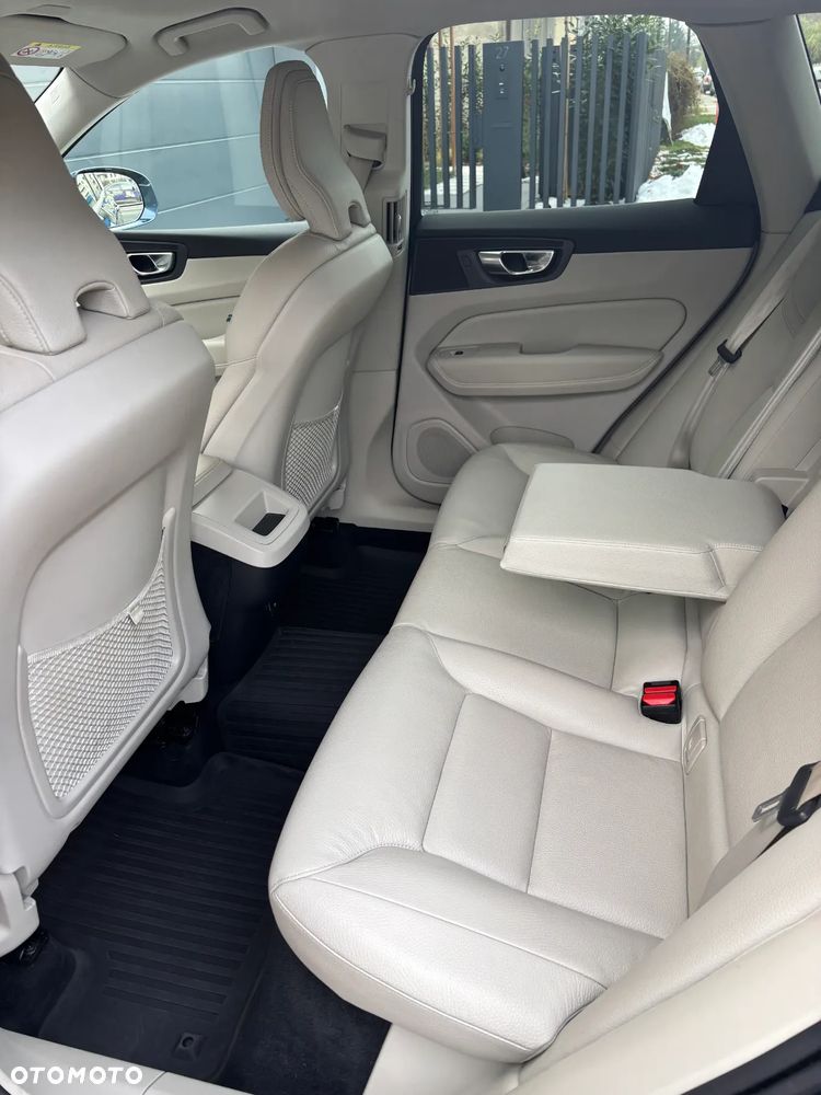 Volvo XC 60 B4 D Plus Bright - 6