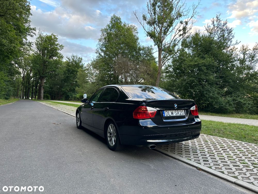 BMW Seria 3 318i - 2