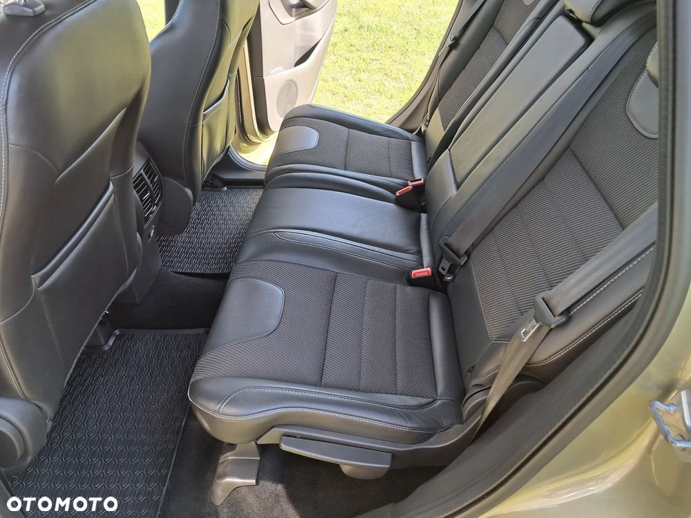 Ford Kuga - 8
