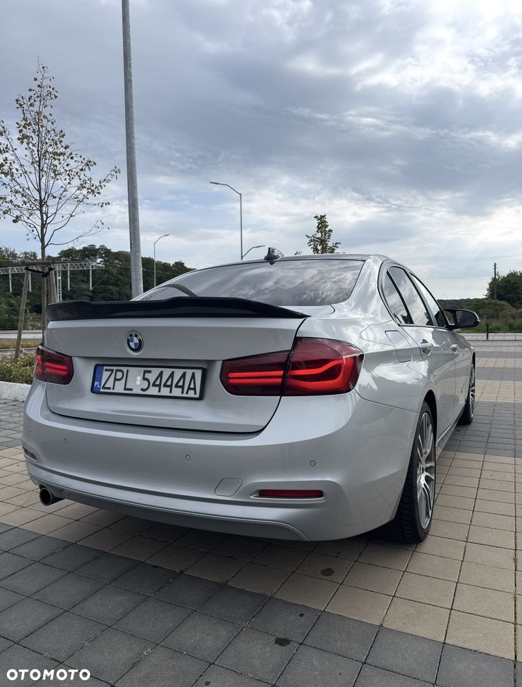 BMW Seria 3 318d Sport Line - 8