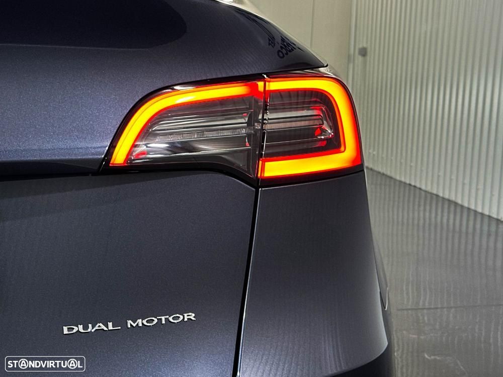 Tesla Model Y - 55