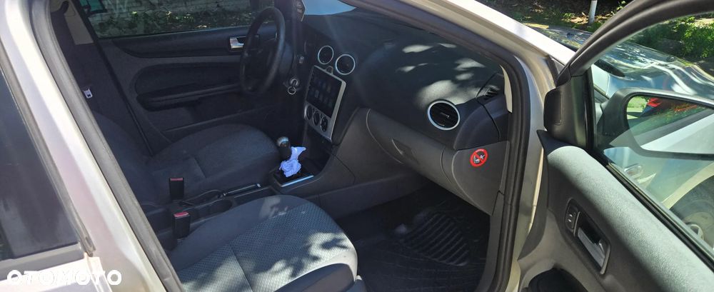 Ford Focus 1.6 16V Titanium - 14